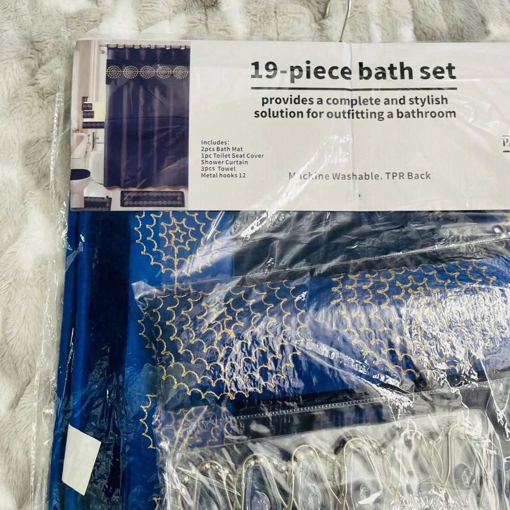 Luxurious Navy and White 19-Piece Bath Set
